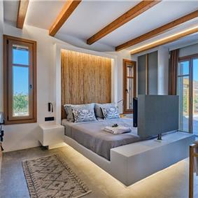 6 bedroom villa with pool, East Paros, sleeps 12